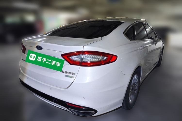 Used Ford Mondeo 2013 2.0L GTDi 200 Luxury Model Rear Right 45 Deg