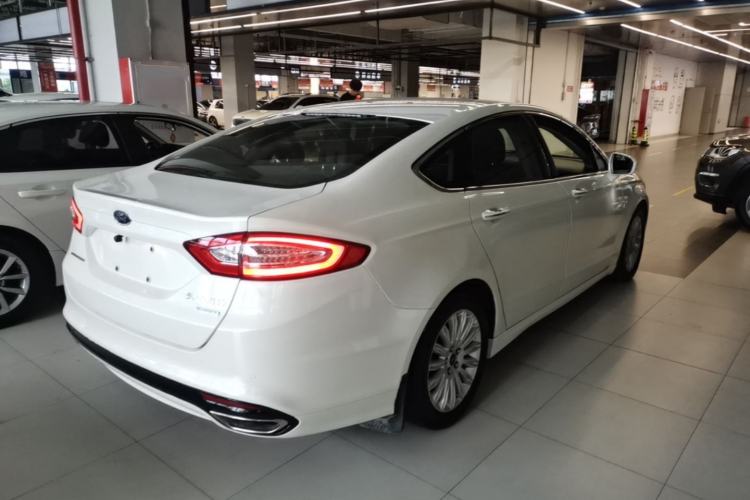 Used Ford Mondeo 2013 2.0L GTDi 200 Fashion Edition Rear Right 45 Deg