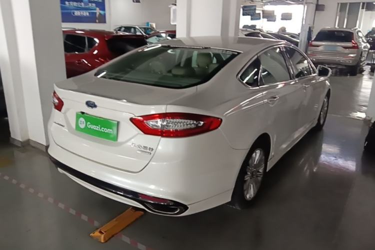Used Ford Mondeo 2013 2.0L GTDi 200 Fashion Edition Rear Right 45 Deg