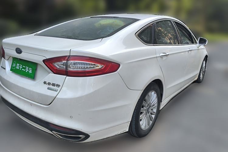 Used Ford Mondeo 2013 2.0L GTDi 200 Luxury Model Rear Right 45 Deg
