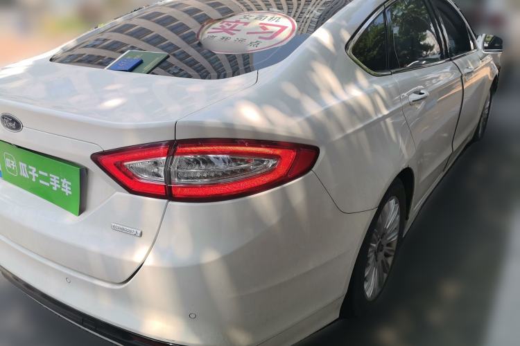 Used Ford Mondeo 2013 2.0L GTDi 200 Luxury Model Rear Right 45 Deg