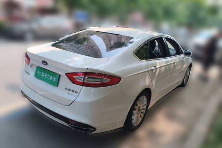 Used Ford Mondeo 2013 2.0L GTDi 200 Luxury Model Rear Right 45 Deg
