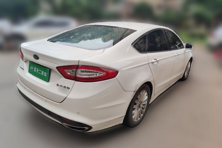 Used Ford Mondeo 2013 2.0L GTDi 200 Luxury Model Rear Right 45 Deg