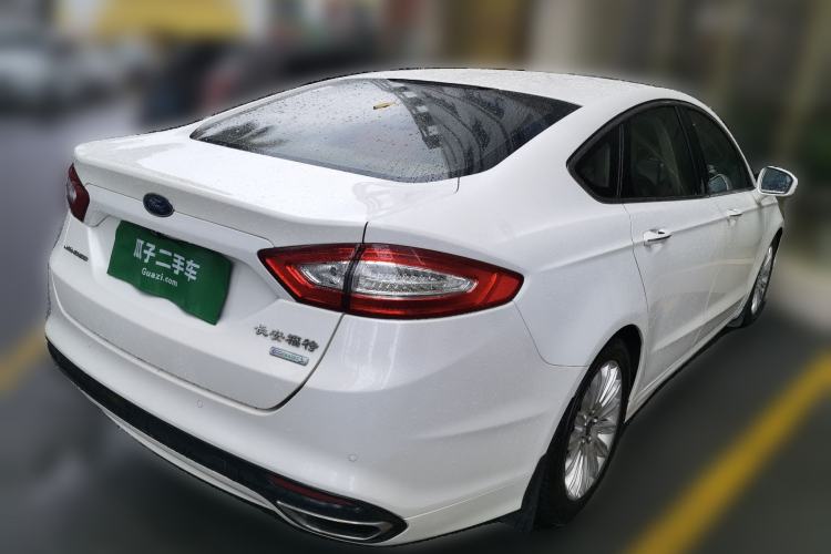 Used Ford Mondeo 2013 2.0L GTDi 200 Luxury Model Rear Right 45 Deg