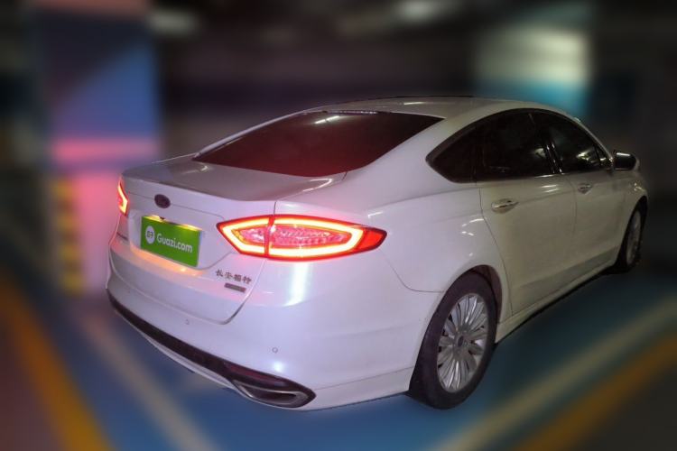 Used Ford Mondeo 2013 2.0L GTDi 200 Luxury Model Rear Right 45 Deg