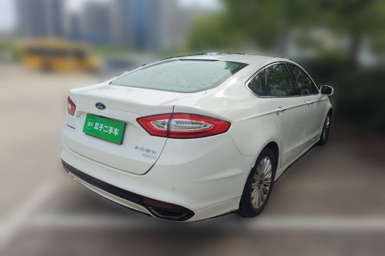 Used Ford Mondeo 2013 2.0L GTDi 200 Luxury Model Rear Right 45 Deg