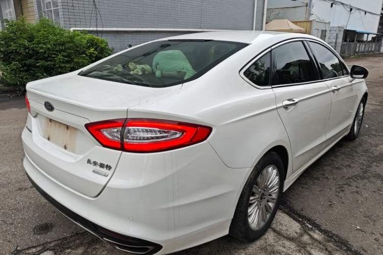 Used Ford Mondeo 2013 2.0L GTDi 200 Fashion Edition Rear Right 45 Deg