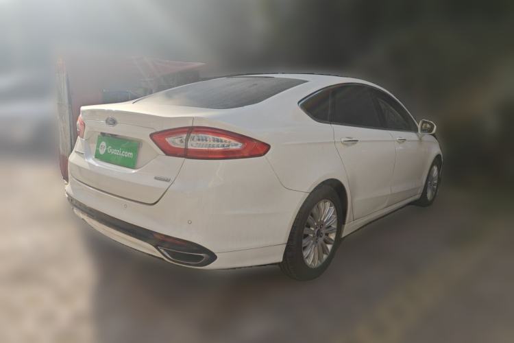 Used Ford Mondeo 2013 2.0L GTDi 200 Luxury Model Rear Right 45 Deg