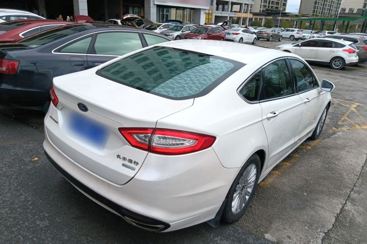 Used Ford Mondeo 2013 2.0L GTDi 200 Luxury Model Rear Right 45 Deg