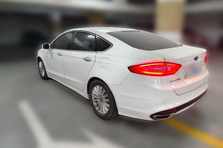 Used Ford Mondeo 2013 2.0L GTDi 200 Luxury Model Rear Right 45 Deg