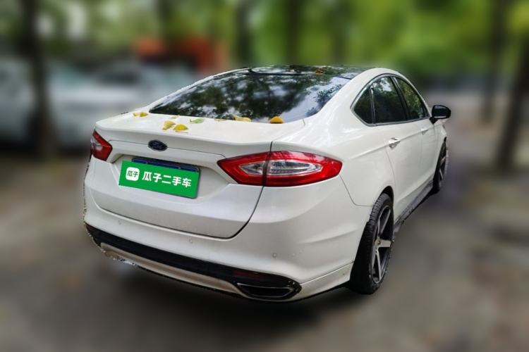 Used Ford Mondeo 2013 2.0L GTDi 200 Luxury Model Rear Right 45 Deg