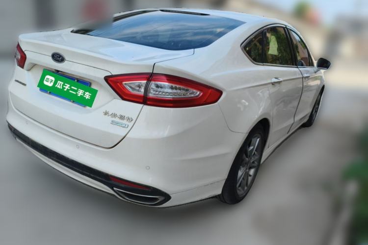 Used Ford Mondeo 2013 2.0L GTDi 200 Luxury Model Rear Right 45 Deg