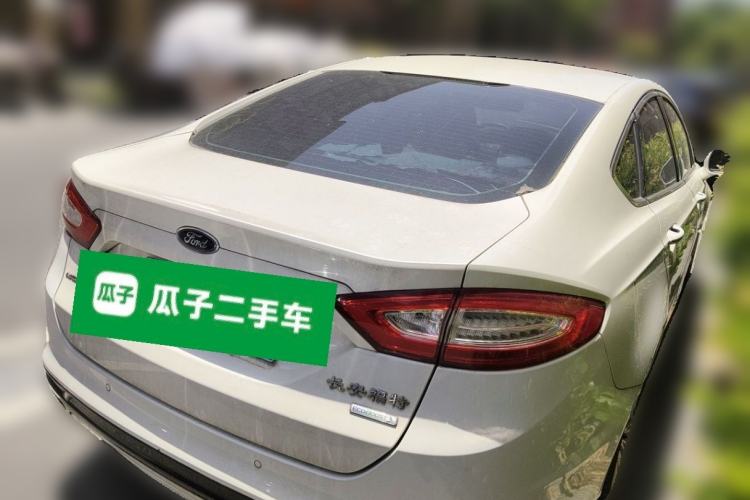 Used Ford Mondeo 2013 2.0L GTDi 200 Luxury Model Rear Right 45 Deg