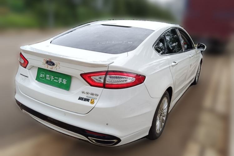 Used Ford Mondeo 2013 2.0L GTDi 200 Luxury Model Rear Right 45 Deg
