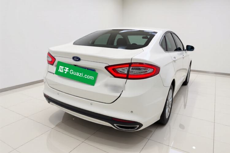 Used Ford Mondeo 2013 2.0L GTDi 200 Luxury Model Rear Right 45 Deg