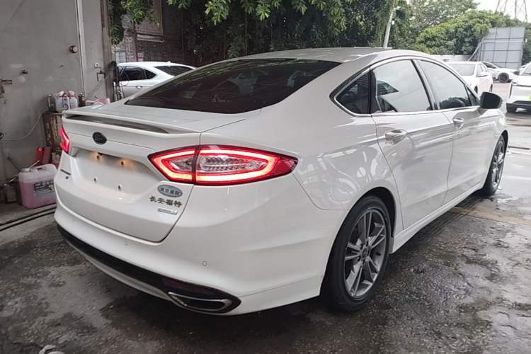 Used Ford Mondeo 2013 2.0L GTDi240 Luxury Sport Model Rear Right 45 Deg