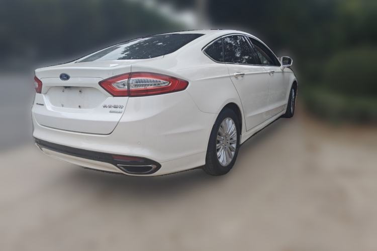 Used Ford Mondeo 2013 2.0L GTDi 200 Luxury Model Rear Right 45 Deg