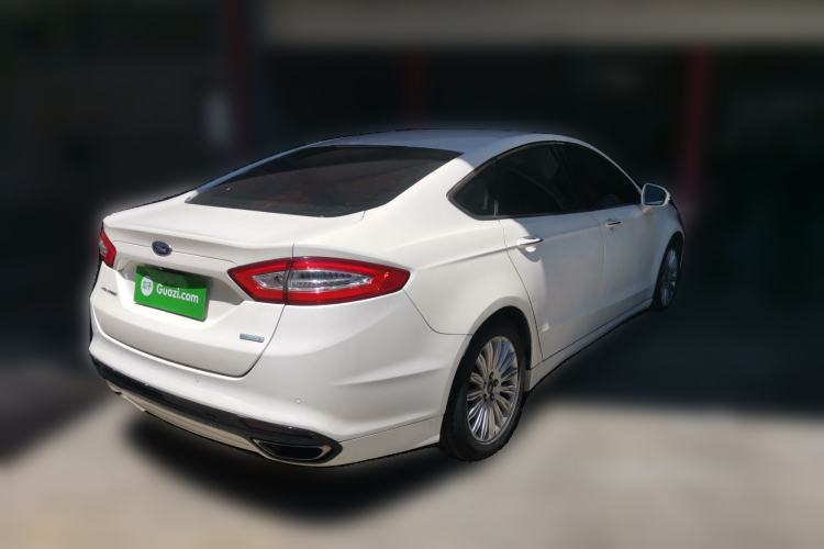 Used Ford Mondeo 2013 2.0L GTDi 200 Luxury Model Rear Right 45 Deg
