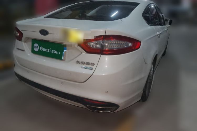 Used Ford Mondeo 2013 2.0L GTDi 200 Luxury Model Rear Right 45 Deg