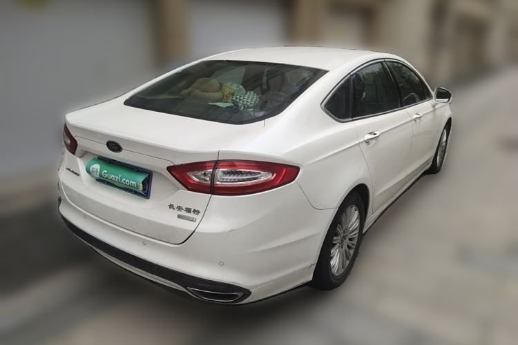 Used Ford Mondeo 2013 2.0L GTDi 200 Luxury Model Rear Right 45 Deg