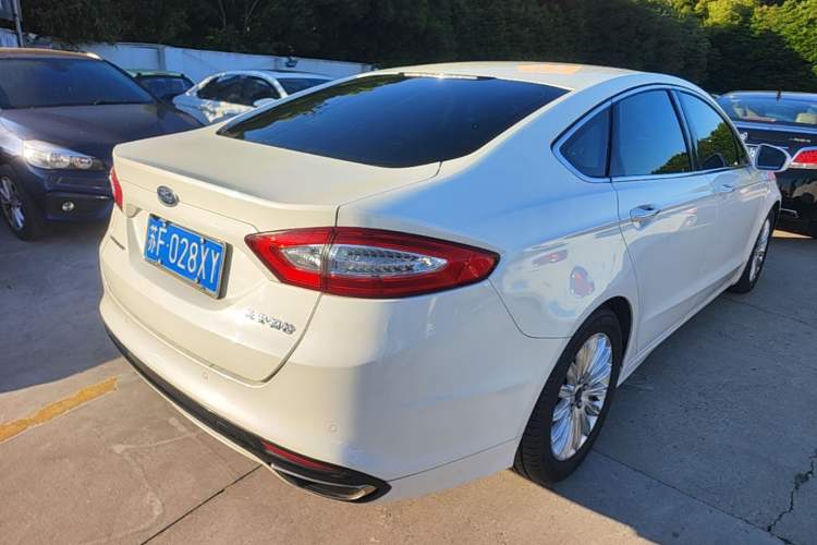 Used Ford Mondeo 2013 2.0L GTDi 200 Fashion Edition Rear Right 45 Deg