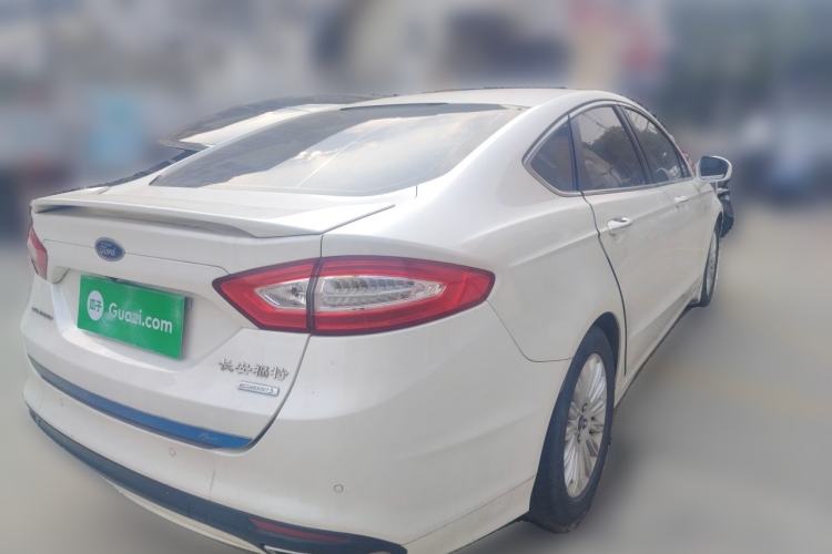 Used Ford Mondeo 2013 2.0L GTDi 200 Luxury Model Rear Right 45 Deg