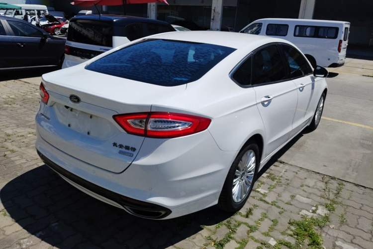 Used Ford Mondeo 2013 2.0L GTDi 200 Fashion Edition Rear Right 45 Deg