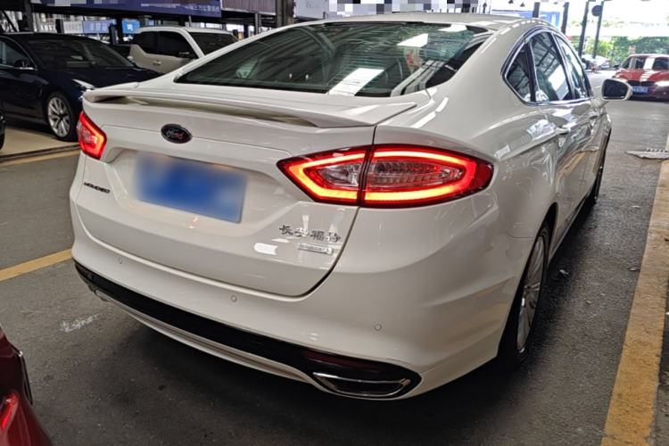 Used Ford Mondeo 2013 2.0L GTDi 200 Luxury Model Rear Right 45 Deg