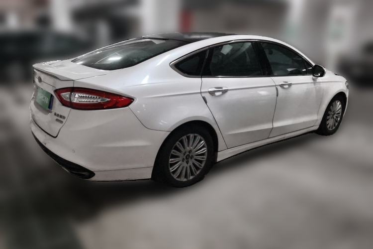 Used Ford Mondeo 2013 2.0L GTDi 200 Luxury Model Rear Right 45 Deg
