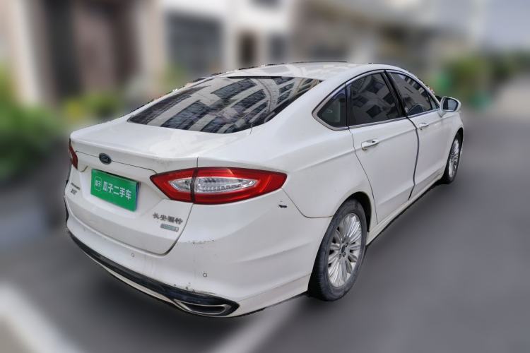 Used Ford Mondeo 2013 2.0L GTDi 200 Luxury Model Rear Right 45 Deg