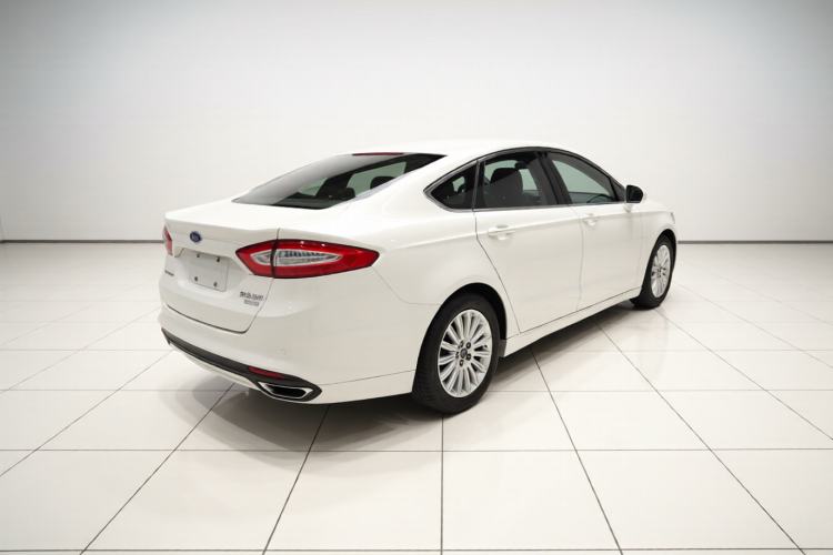 Used Ford Mondeo 2013 2.0L GTDi 200 Fashion Edition Rear Right 45 Deg