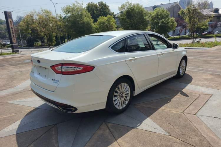 Used Ford Mondeo 2013 2.0L GTDi 200 Fashion Edition Rear Right 45 Deg