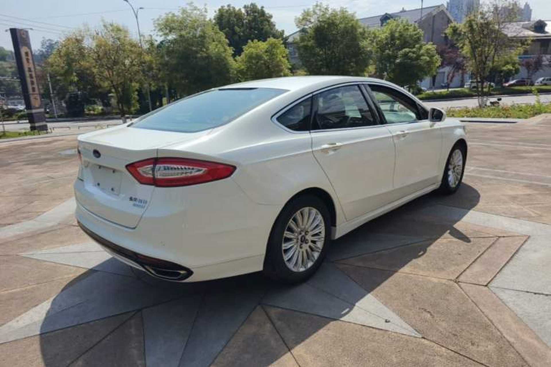 Used Ford Mondeo 2013 2.0L GTDi 200 Fashion Edition Rear Right 45 Deg
