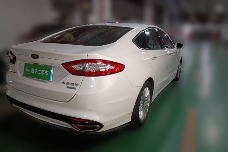 Used Ford Mondeo 2013 2.0L GTDi 200 Luxury Model Rear Right 45 Deg