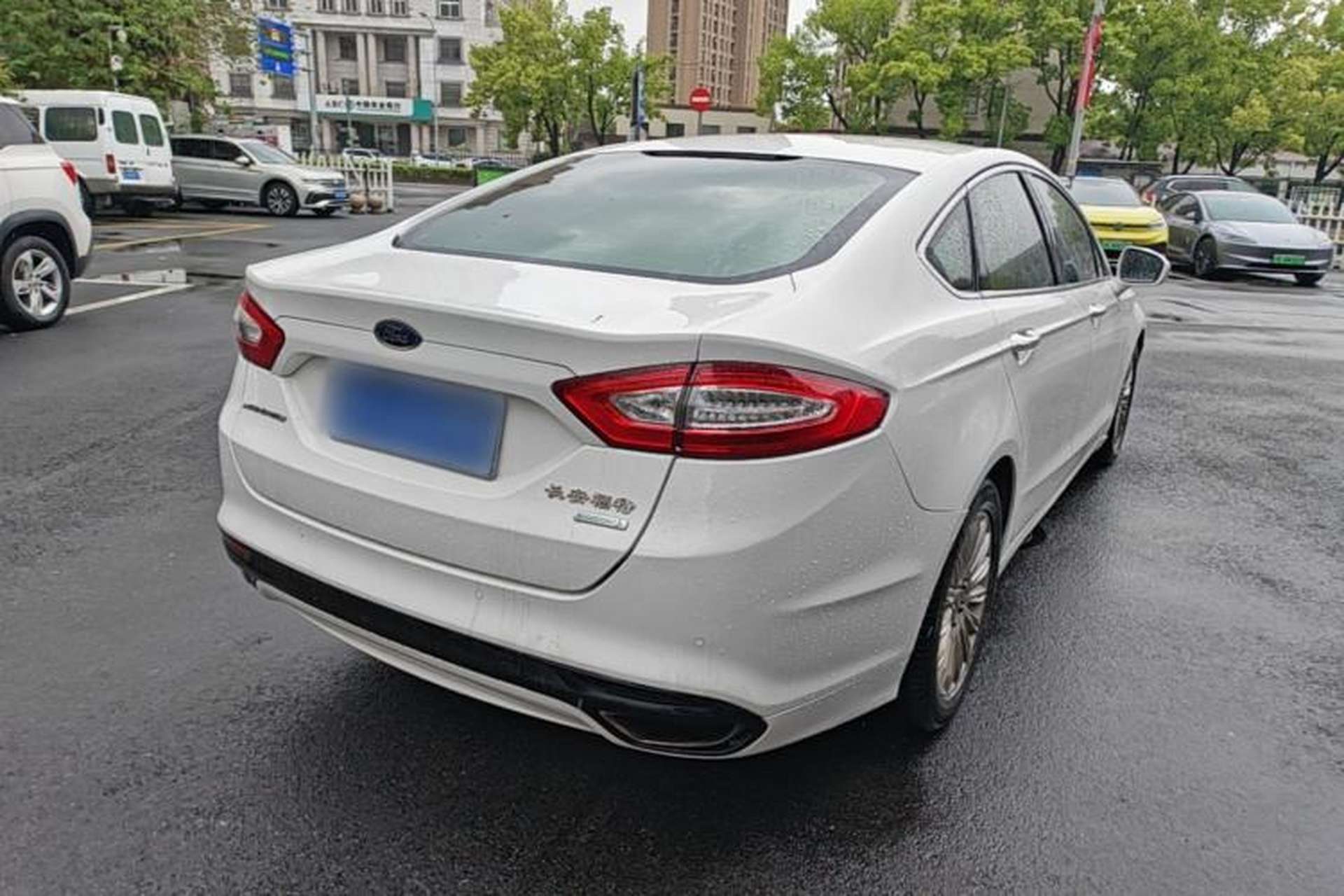 Used Ford Mondeo 2013 2.0L GTDi 200 Fashion Edition Rear Right 45 Deg