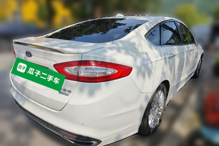 Used Ford Mondeo 2013 2.0L GTDi 200 Luxury Model Rear Right 45 Deg