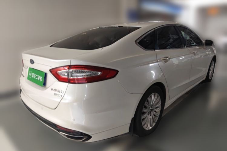 Used Ford Mondeo 2013 2.0L GTDi 200 Luxury Model Rear Right 45 Deg