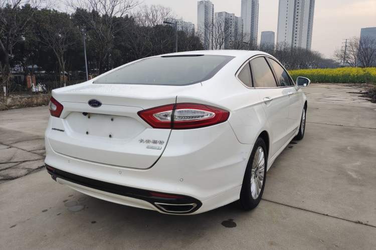 Used Ford Mondeo 2013 2.0L GTDi 200 Fashion Edition Rear Right 45 Deg