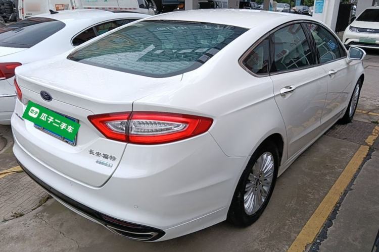 Used Ford Mondeo 2013 2.0L GTDi 200 Luxury Model Rear Right 45 Deg