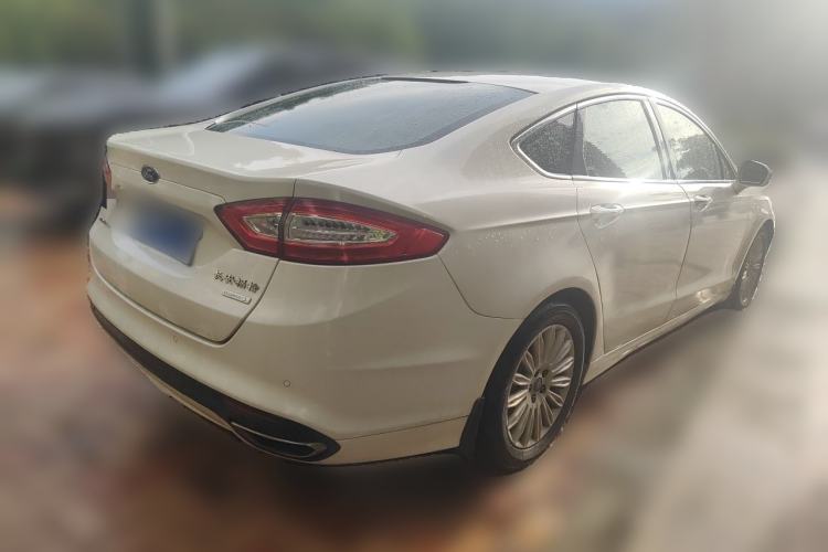 Used Ford Mondeo 2013 2.0L GTDi 200 Luxury Model Rear Right 45 Deg
