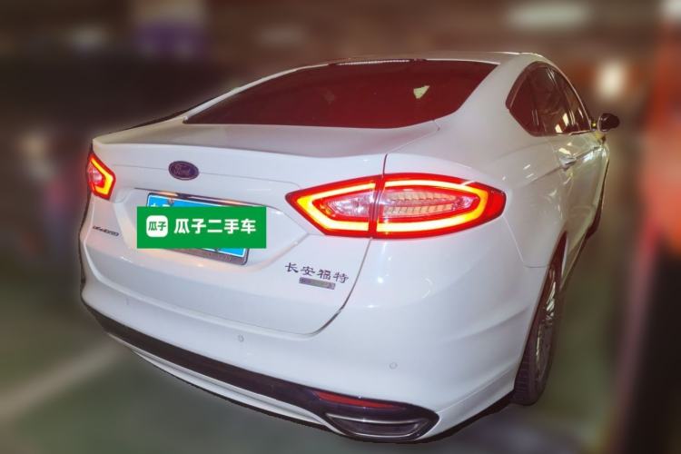 Used Ford Mondeo 2013 2.0L GTDi 200 Luxury Model Rear Right 45 Deg