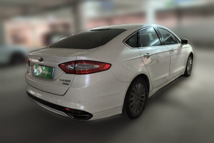 Used Ford Mondeo 2013 2.0L GTDi 200 Luxury Model Rear Right 45 Deg