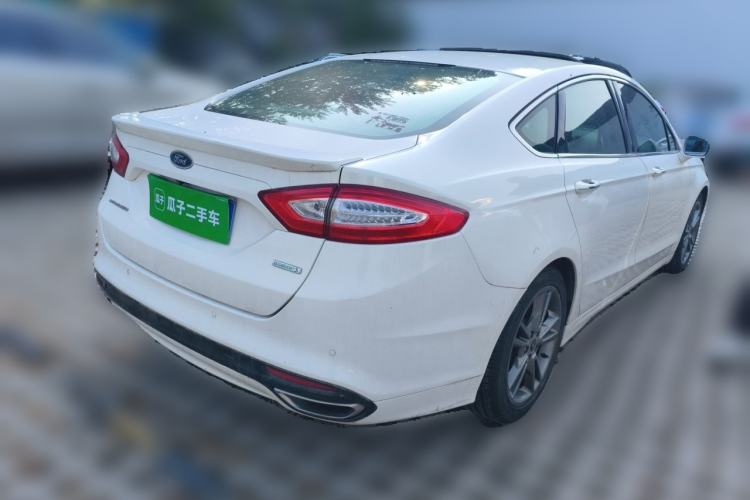 Used Ford Mondeo 2013 2.0L GTDi 200 Luxury Model Rear Right 45 Deg