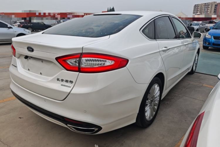 Used Ford Mondeo 2013 2.0L GTDi 200 Luxury Model Rear Right 45 Deg