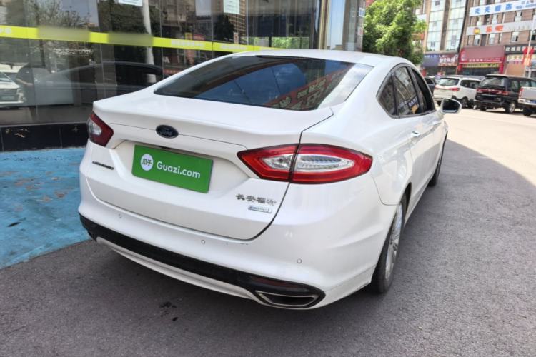 Used Ford Mondeo 2013 2.0L GTDi 200 Luxury Model Rear Right 45 Deg