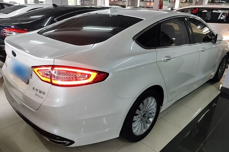 Used Ford Mondeo 2013 2.0L GTDi 200 Fashion Edition Rear Right 45 Deg
