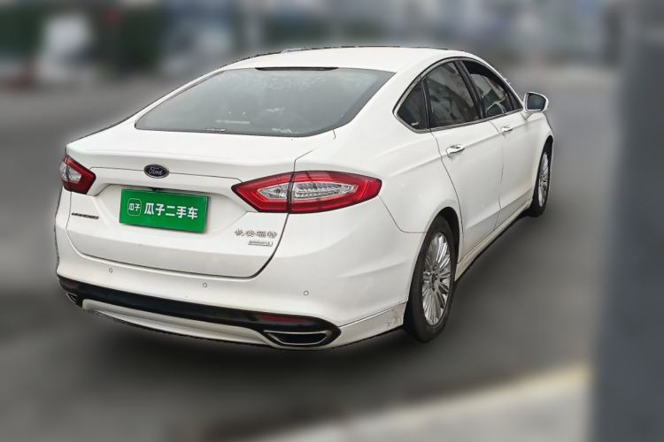Used Ford Mondeo 2013 2.0L GTDi 200 Luxury Model Rear Right 45 Deg
