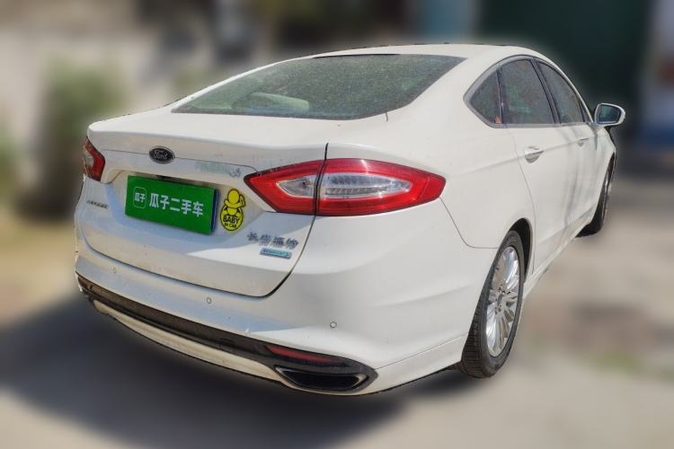 Used Ford Mondeo 2013 2.0L GTDi 200 Luxury Model Rear Right 45 Deg