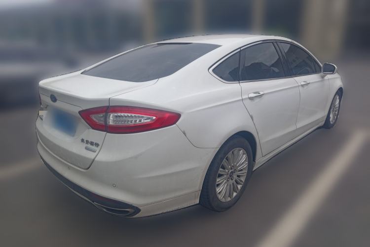 Used Ford Mondeo 2013 2.0L GTDi 200 Luxury Model Rear Right 45 Deg