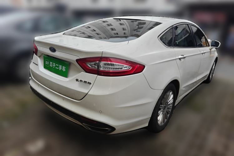 Used Ford Mondeo 2013 2.0L GTDi 200 Luxury Model Rear Right 45 Deg